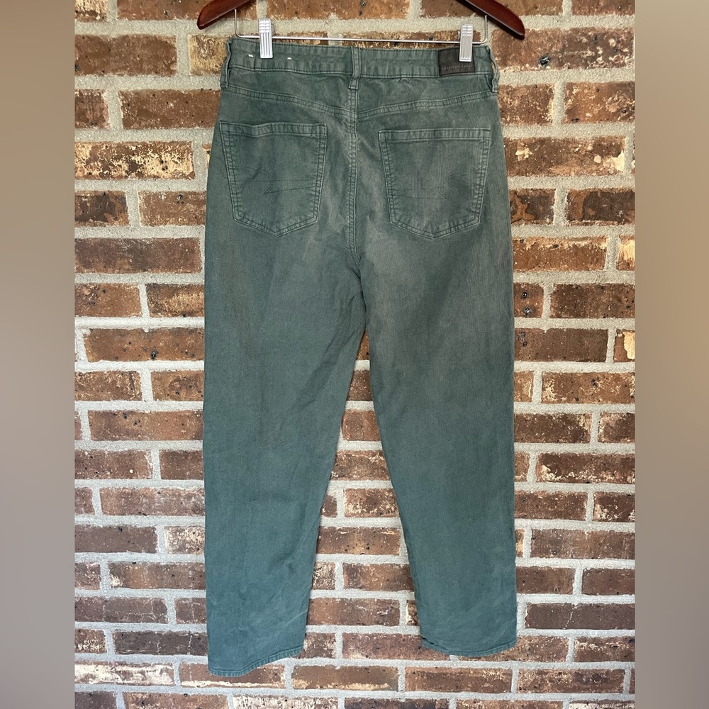 American Eagle Army Green Corduroy Mom Straight‎ Jeans - Picture 3 of 6